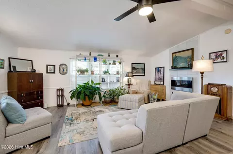 Living - 103 Constitution Ave, Martinez, GA 30907 photo 3 of 4