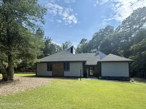 12800 Woodbridge Dr, Laurinburg, NC 28352