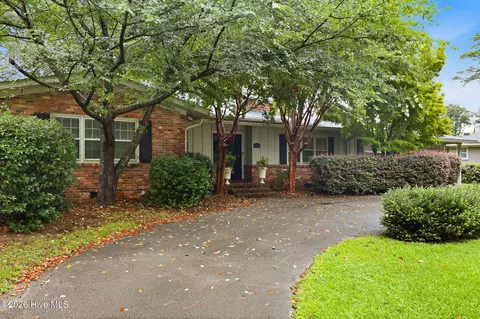 1203 Greenbriar Rd, Kinston, NC 28501