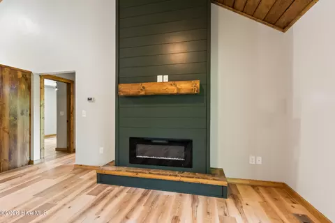 Living - 56 Oak Knob Dr, Murphy, NC 28906 photo 2 of 4
