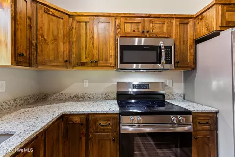 Kitchen - 56 Oak Knob Dr, Murphy, NC 28906 photo 5 of 5