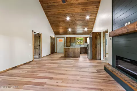 Living - 56 Oak Knob Dr, Murphy, NC 28906 photo 4 of 4