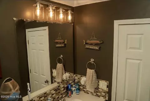 Bath - 550 Walker Rd, Aurora, NC 27806 photo 6 of 7