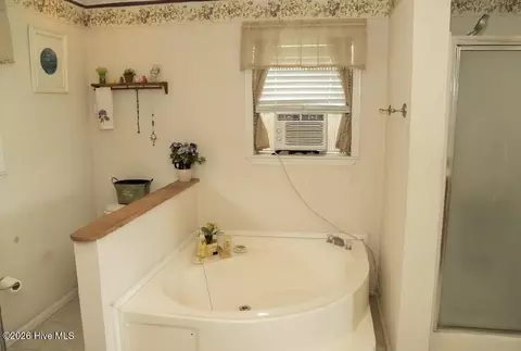 Bath - 550 Walker Rd, Aurora, NC 27806 photo 4 of 7