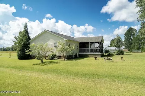 Exterior - 550 Walker Rd, Aurora, NC 27806 photo 3 of 10