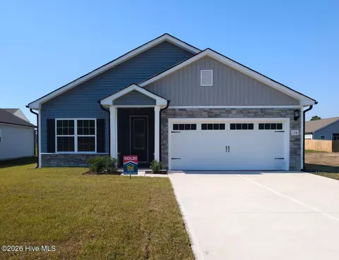 126 Commons View Dr, Hampstead, NC 28443