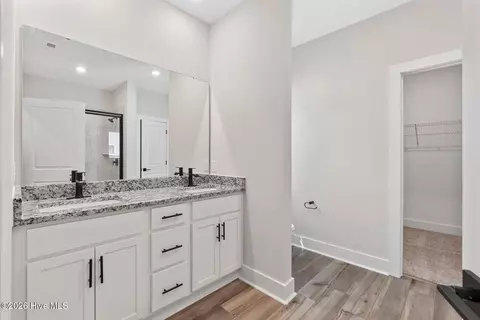 Entry Way - 136 Commons View Dr, Hampstead, NC 28443 photo 2 of 3
