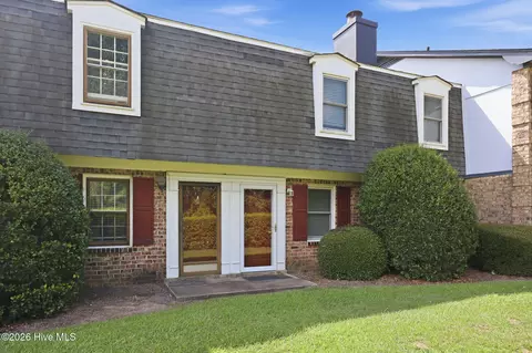 17 Scott St, Greenville, NC 27858