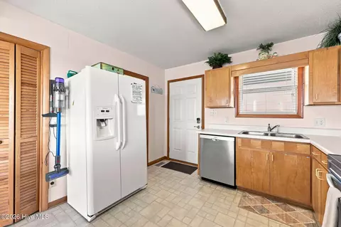 Kitchen - 214 E Boardwalk Blvd, Atlantic Beach, NC 28512 photo 3 of 6
