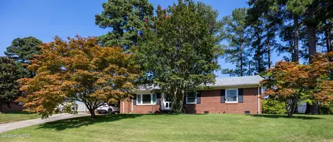 104 Stark Cir N, Wilson, NC 27893