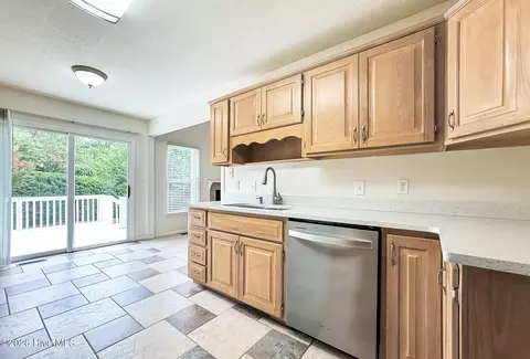Kitchen - 5 Bridle Path Cir, Pinehurst, NC 28374 photo 6 of 8