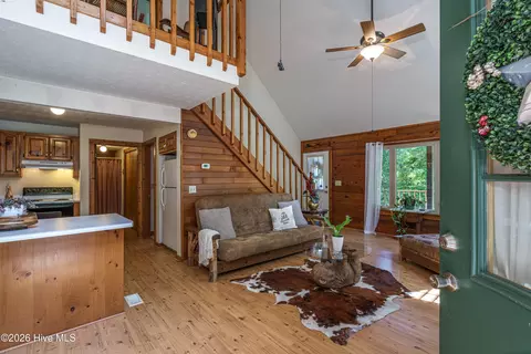 Entry Way - 525 Beaver Ridge Rd, Murphy, NC 28906 photo 1 of 2