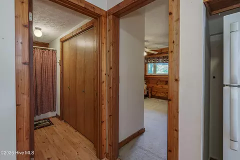 Entry Way - 525 Beaver Ridge Rd, Murphy, NC 28906 photo 2 of 2