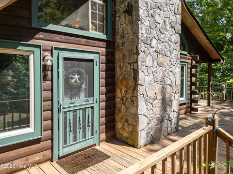 Exterior - 525 Beaver Ridge Rd, Murphy, NC 28906 photo 3 of 14