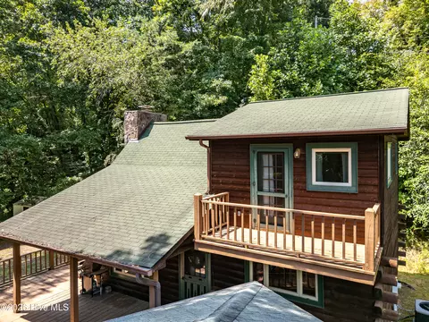 Exterior - 525 Beaver Ridge Rd, Murphy, NC 28906 photo 5 of 14