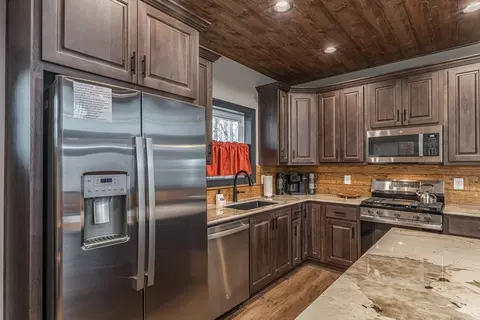 Kitchen - 318 Tracks Holw, Murphy, NC 28906 photo 2 of 5