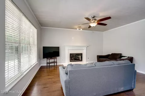 Living - 224 Bainbridge Dr, Evans, GA 30809 photo 1 of 4