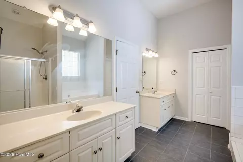 Bath - 224 Bainbridge Dr, Evans, GA 30809 photo 2 of 4