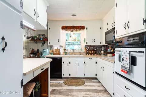 Kitchen - 217 E Henry St, Atkinson, NC 28421 photo 3 of 5