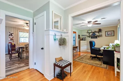 Entry Way - 217 E Henry St, Atkinson, NC 28421 photo 3 of 5