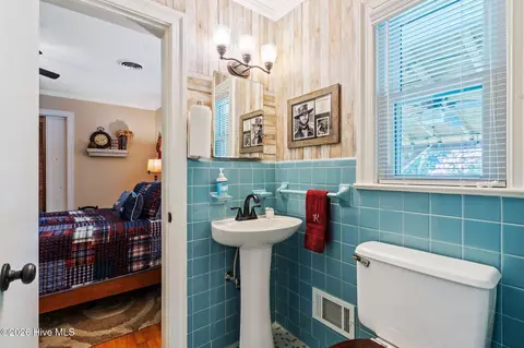 Bath - 217 E Henry St, Atkinson, NC 28421 photo 4 of 5