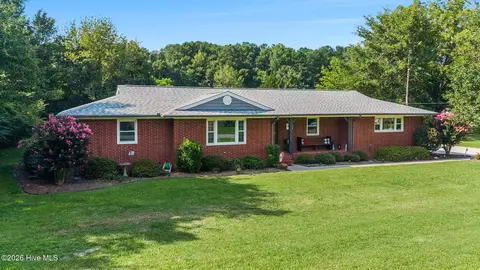 217 E Henry St, Atkinson, NC 28421