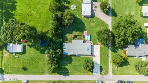 View/Area - 217 E Henry St, Atkinson, NC 28421 photo 4 of 9