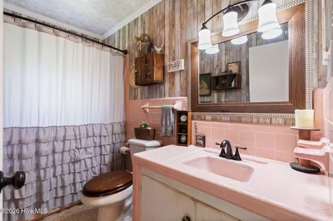 Bath - 217 E Henry St, Atkinson, NC 28421 photo 3 of 5
