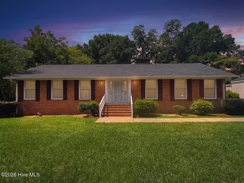114 Eastover Ave, Clinton, NC 28328
