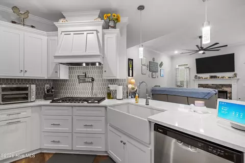 Kitchen - 237 Dublin Loop, Grovetown, GA 30813 photo 8 of 9