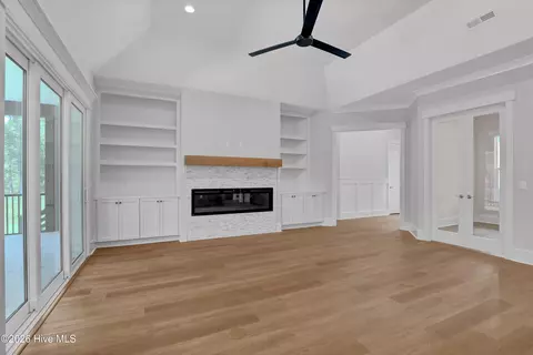 Living - 105 Tradewinds Dr, Hampstead, NC 28443 photo 2 of 3
