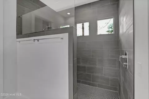 Bath - 105 Tradewinds Dr, Hampstead, NC 28443 photo 2 of 7