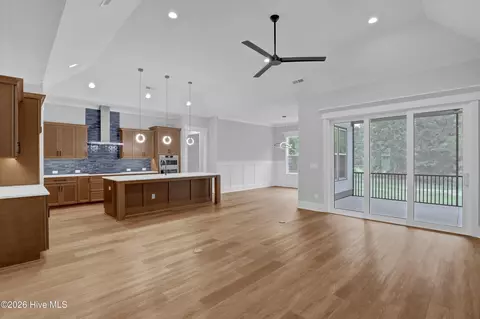 Living - 105 Tradewinds Dr, Hampstead, NC 28443 photo 1 of 3