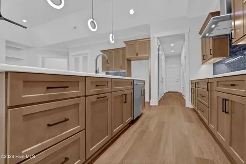 Entry Way - 105 Tradewinds Dr, Hampstead, NC 28443 photo 2 of 5
