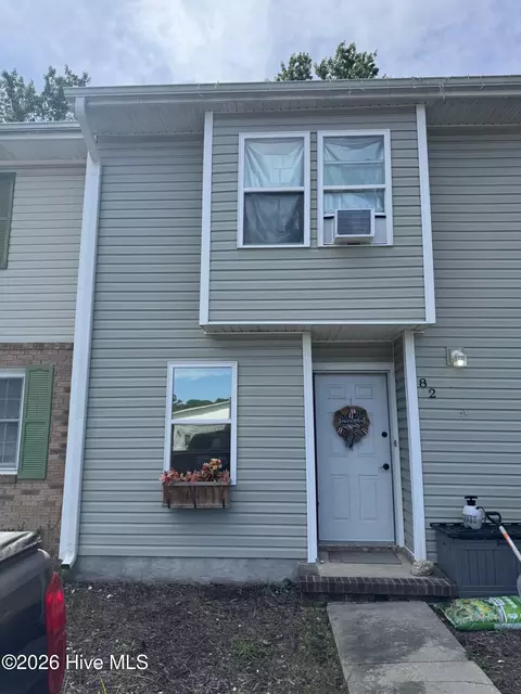 82 Balsam Rd, Jacksonville, NC 28546