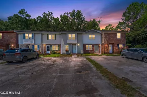 82 Balsam Rd, Jacksonville, NC 28546
