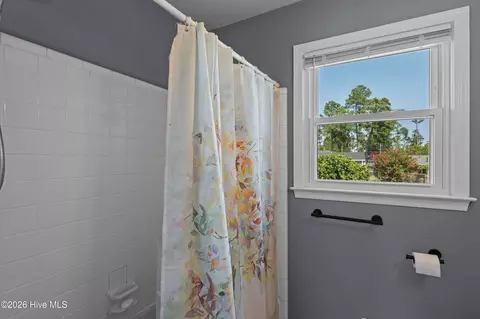 Bath - 3313 Thread Needle Rd W, Augusta, GA 30907 photo 5 of 5