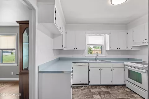 Kitchen - 3313 Thread Needle Rd W, Augusta, GA 30907 photo 2 of 5