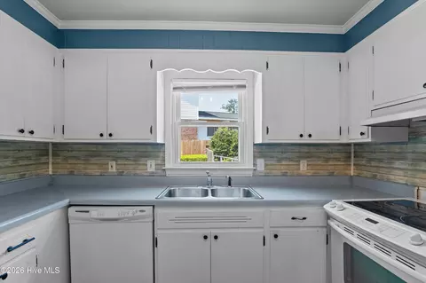 Kitchen - 3313 Thread Needle Rd W, Augusta, GA 30907 photo 4 of 4