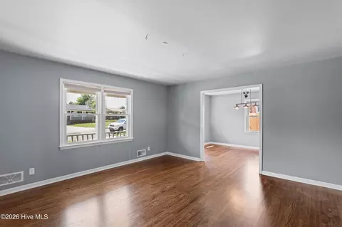 Living - 3313 Thread Needle Rd W, Augusta, GA 30907 photo 2 of 8