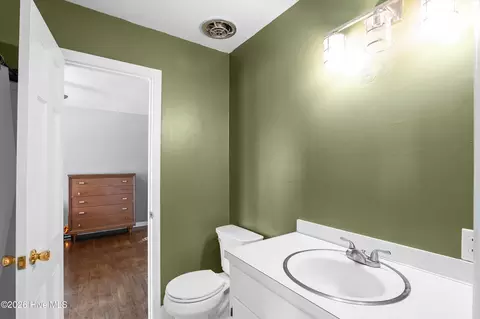 Bath - 3313 Thread Needle Rd W, Augusta, GA 30907 photo 3 of 5