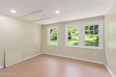 Bedroom - 952 Hiwassee St, Murphy, NC 28906 photo 1 of 6