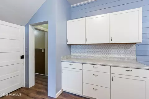 Entry Way - 952 Hiwassee St, Murphy, NC 28906 photo 5 of 14