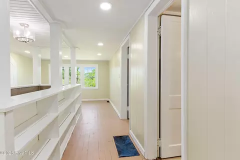 Entry Way - 952 Hiwassee St, Murphy, NC 28906 photo 10 of 14
