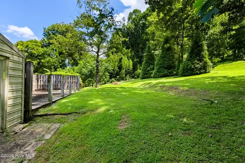 Exterior - 952 Hiwassee St, Murphy, NC 28906 photo 21 of 25