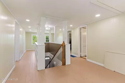 Entry Way - 952 Hiwassee St, Murphy, NC 28906 photo 11 of 14