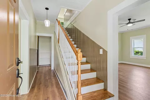 Entry Way - 952 Hiwassee St, Murphy, NC 28906 photo 1 of 14
