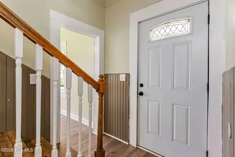 Entry Way - 952 Hiwassee St, Murphy, NC 28906 photo 2 of 14