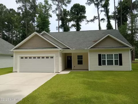 525 Vineland Dr, Whiteville, NC 28472
