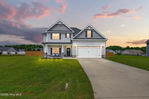 109 Castaway Ct, Pikeville, NC 27863